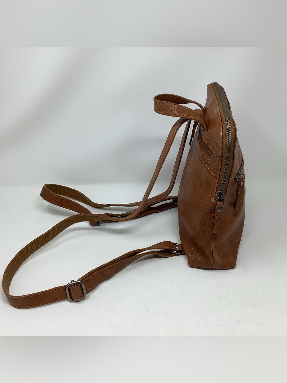 Spikes and Sparrow Leather Backpack - Picture 2 of 12